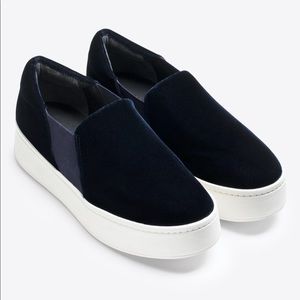 Vince Warren Velvet Sneaker